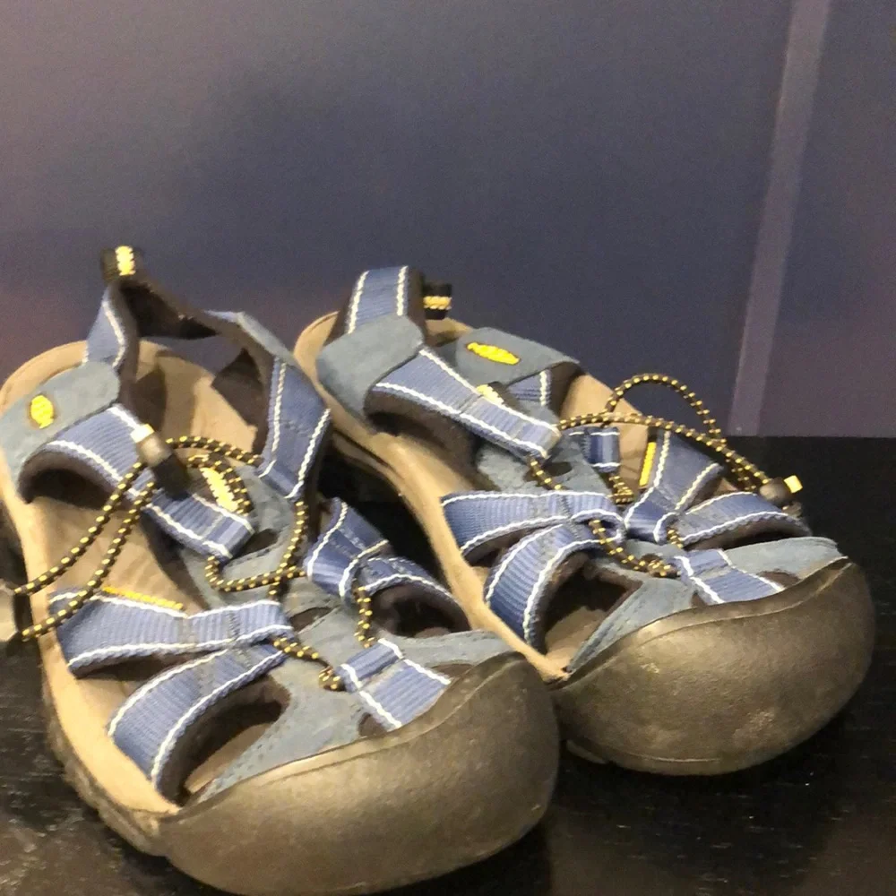 🎉🎉- Keen water shoes hiking camp 6 waterproof